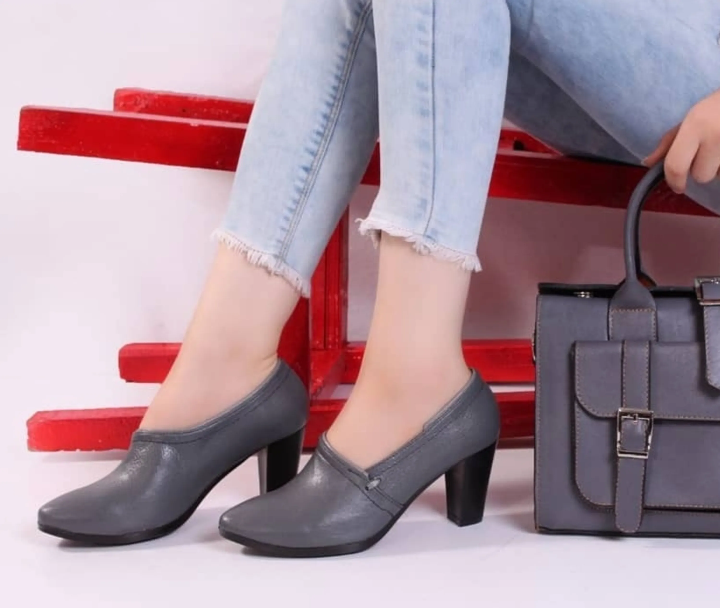 کفش  چرم  زنانه مدل 335 کفش  چرم  زنانه مدل 335